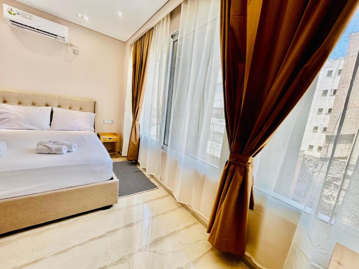 Port Twins Suites No1 Pireus Eksteriør bilde